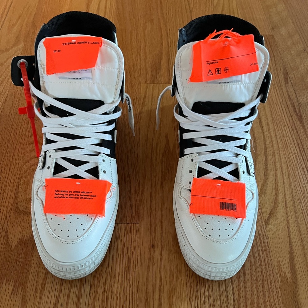 OFF-WHITE OFFCOURT SNEAKERS